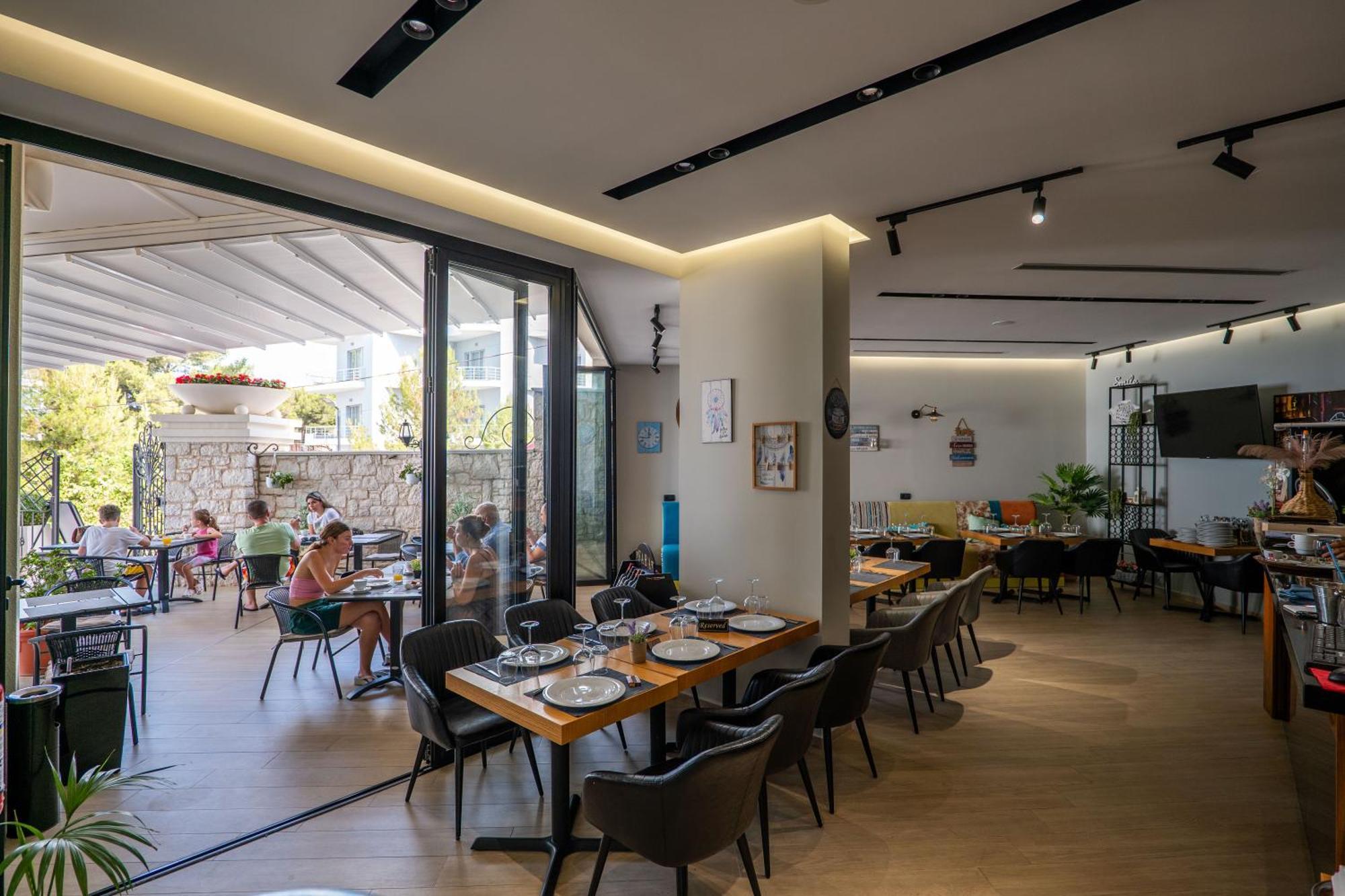 סרנדה Ami Mar Hotel מראה חיצוני תמונה